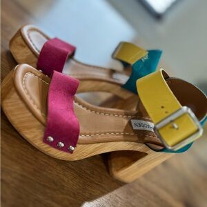 NEW NEVER WORN STEVE MADDEN SIZE 6 PLATFORM SANDAL